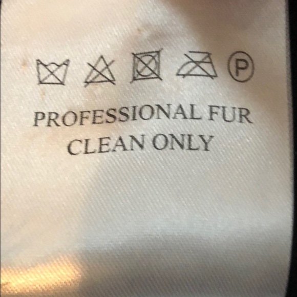 Beautiful Black Fur Vest - Picture 6 of 8